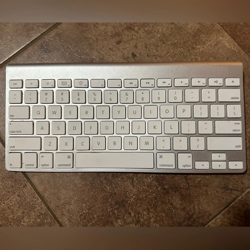 Apple wireless keyboard